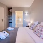 La Badine Appartement For 4 By Sunset